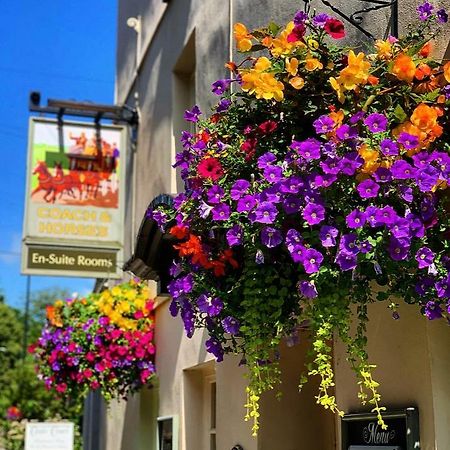 The Coach And Horses Inn 쳅스토 외부 사진