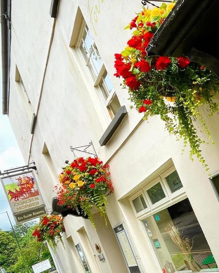 The Coach And Horses Inn 쳅스토 외부 사진