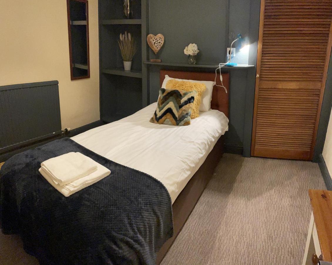The Coach And Horses Inn 쳅스토 외부 사진