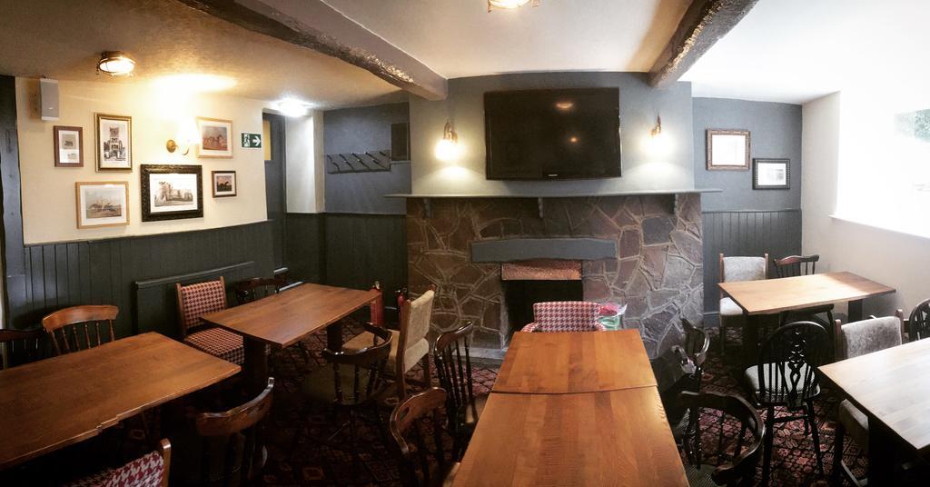 The Coach And Horses Inn 쳅스토 외부 사진