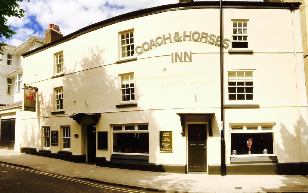 The Coach And Horses Inn 쳅스토 외부 사진