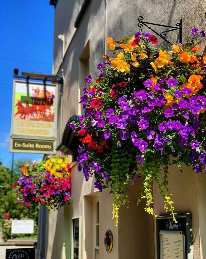 The Coach And Horses Inn 쳅스토 외부 사진